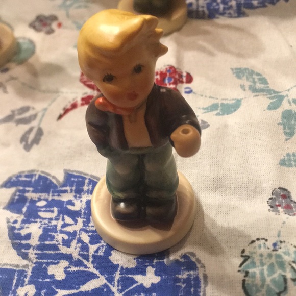 M J Hummels  Goebel Special Edition 7 from 1997-99 - Picture 5 of 12